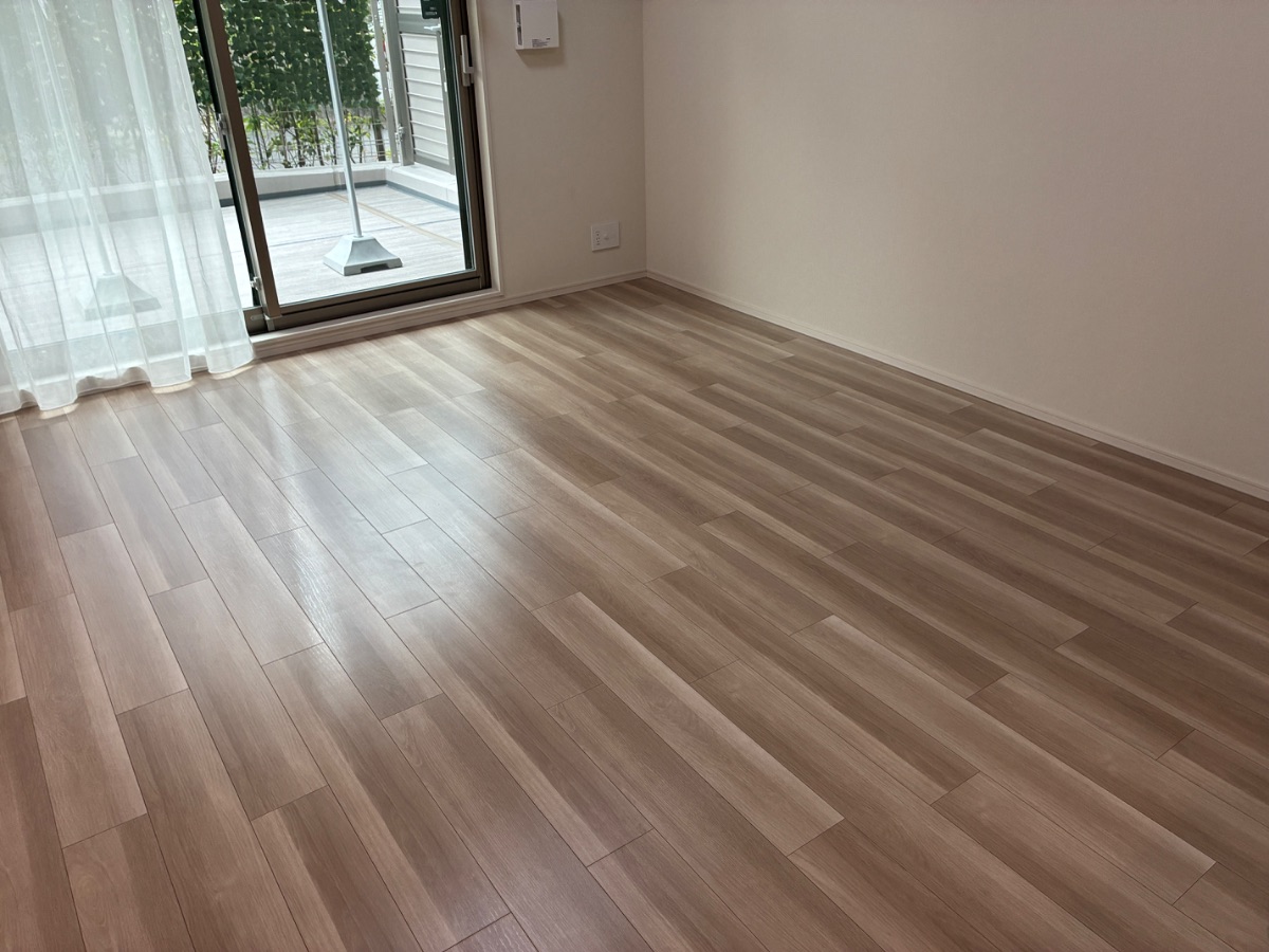 【施工後】名古屋フロアコーティングの施工後｜愛知県名古屋市のご新築マンションにワンニャンすべらんフロアコーティングを施工した仕上り