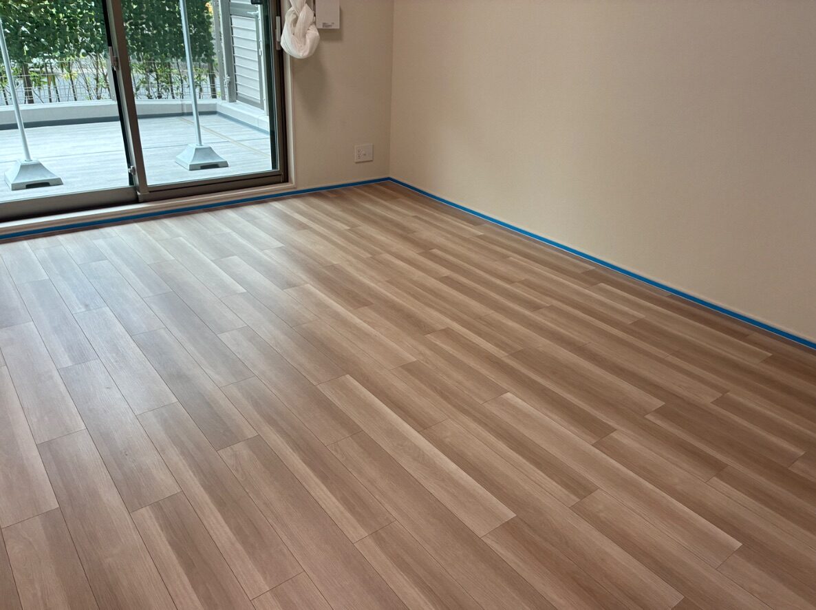 【施工前】名古屋フロアコーティングの施工前｜愛知県名古屋市のご新築マンションのフローリング（ワンニャンすべらんフロアコーティング施工前）