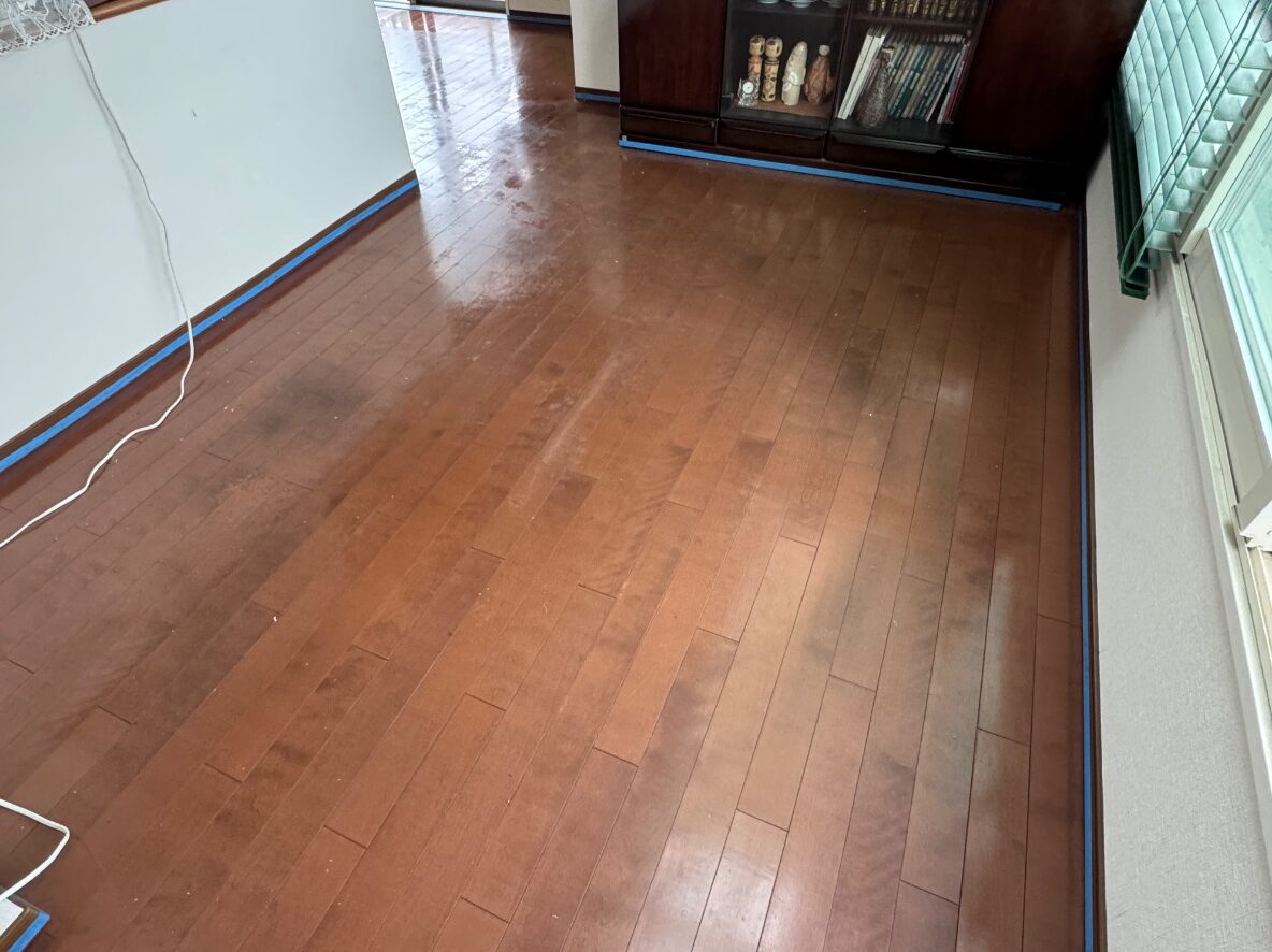 【施工前】練馬区フロアコーティングの施工前|東京都練馬区のご入居中マンションのフローリング(水性ウレタンコーティング施工前)