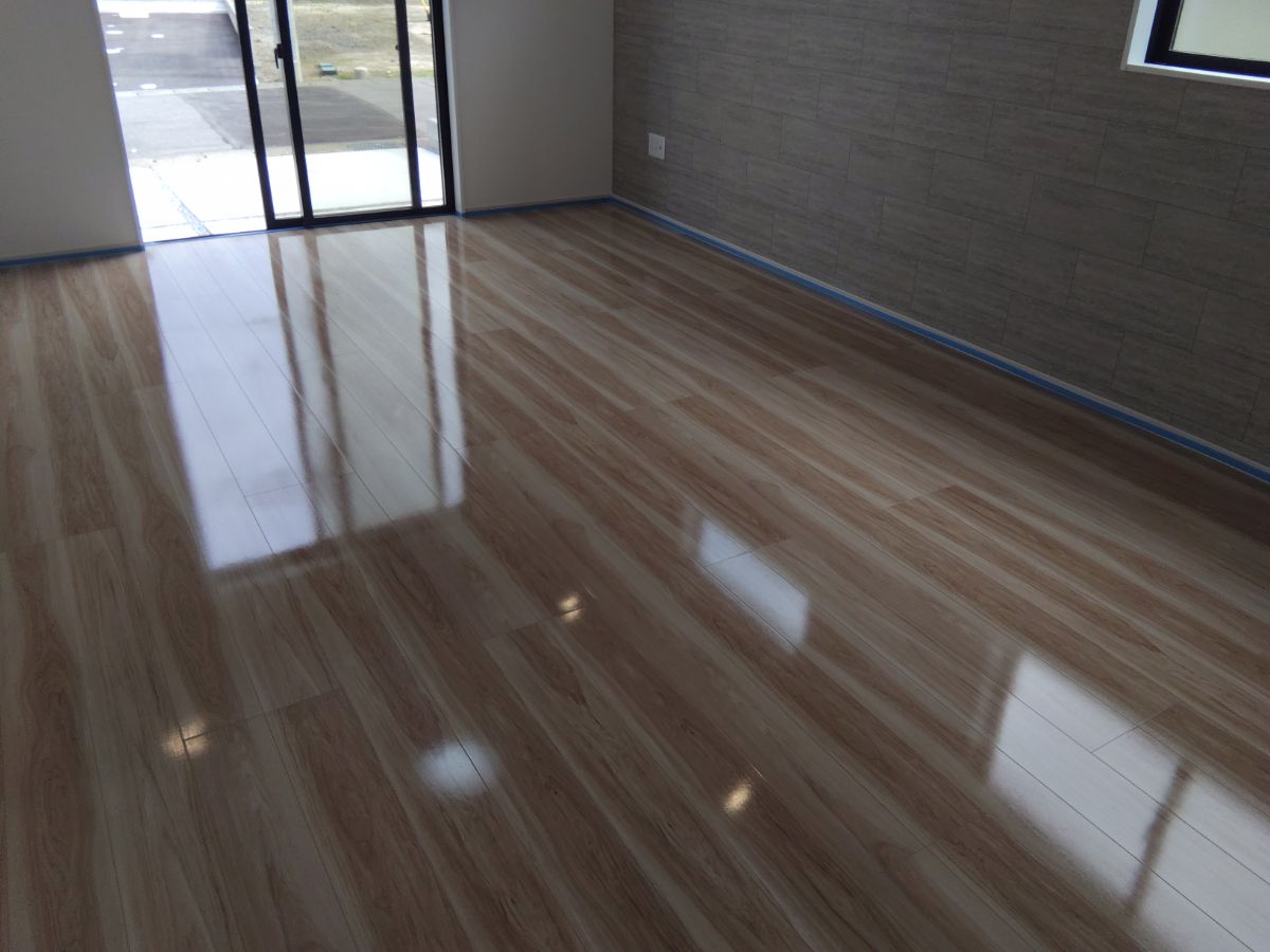 【施工後】宇都宮フロアコーティングの施工後|栃木県宇都宮市のご新築戸建てにシリコンフロアコーティングを施工した仕上り