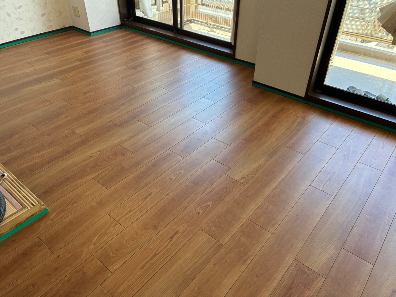 【施工前】葛飾区フロアコーティングの施工前|東京都葛飾区のご入居中マンションのフローリング(シリコンフロアコーティング施工前)