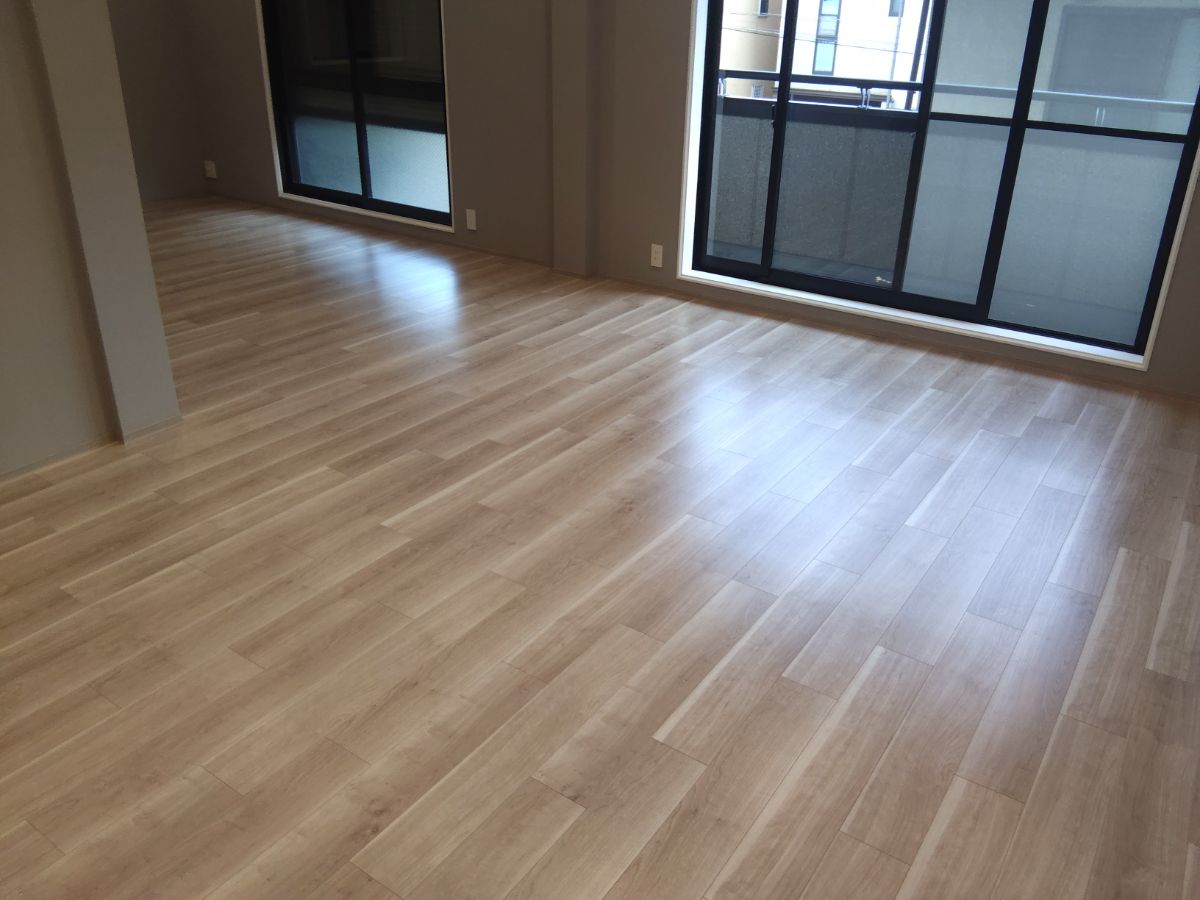 【施工後】板橋区フロアコーティングの施工後|東京都板橋区のリノベーション済み戸建てにセラミックガラスフロアコーティングを施工した仕上り