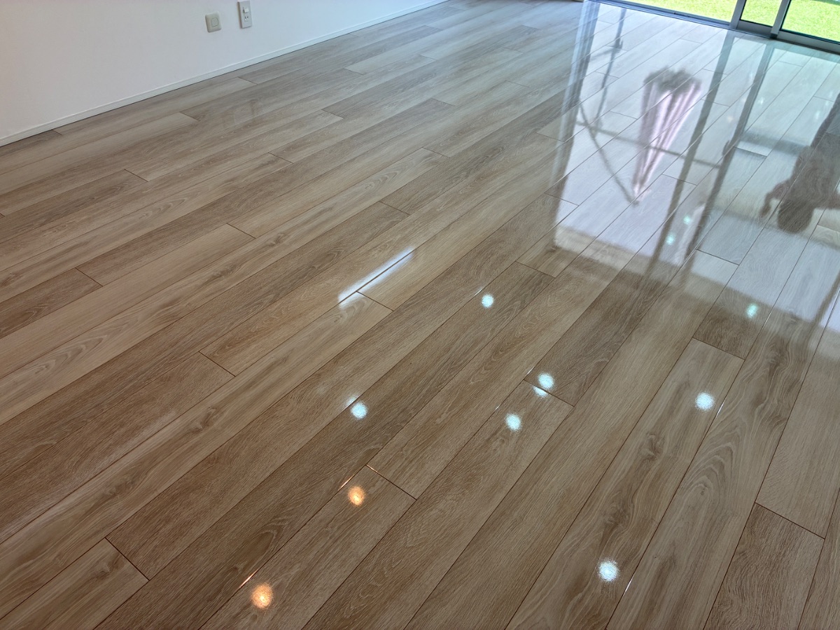 【施工後】町田市フロアコーティングの施工後|東京都町田市の中古戸建てにシリコンフロアコーティングを施工した仕上り