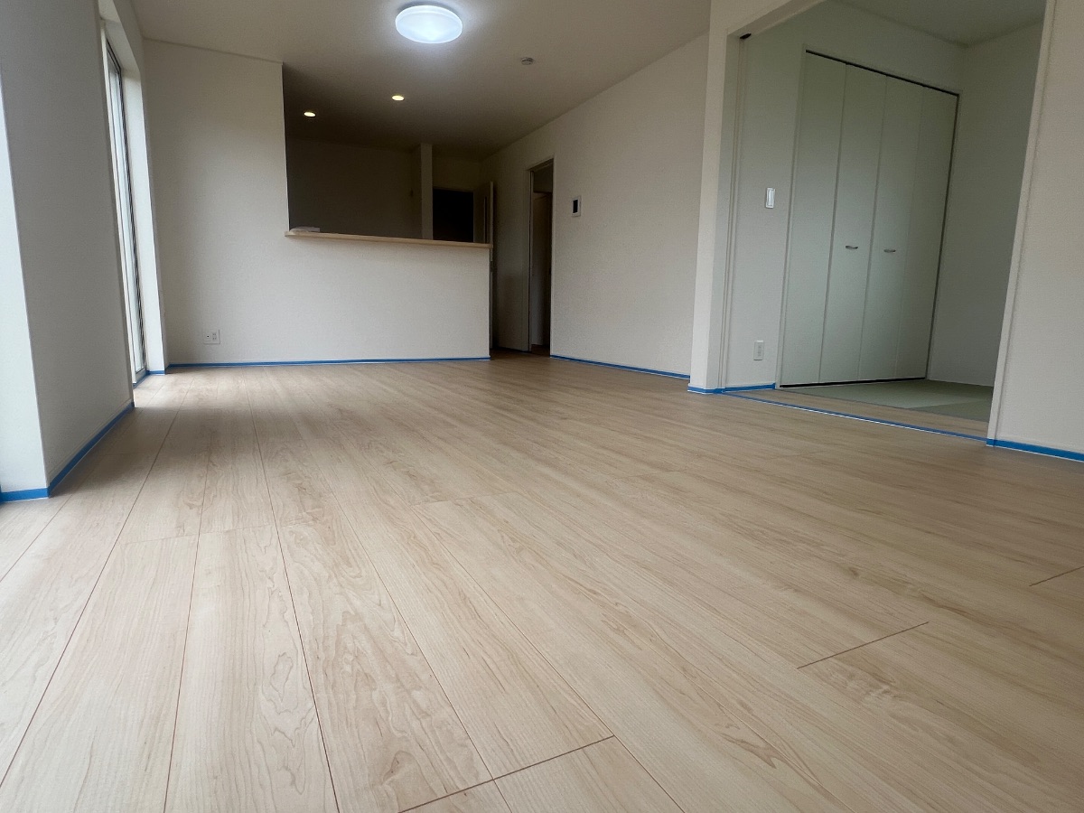 【施工前】白河市フロアコーティングの施工前|福島県白河市のご新築戸建てのフローリング(シリコンフロアコーティング施工前)