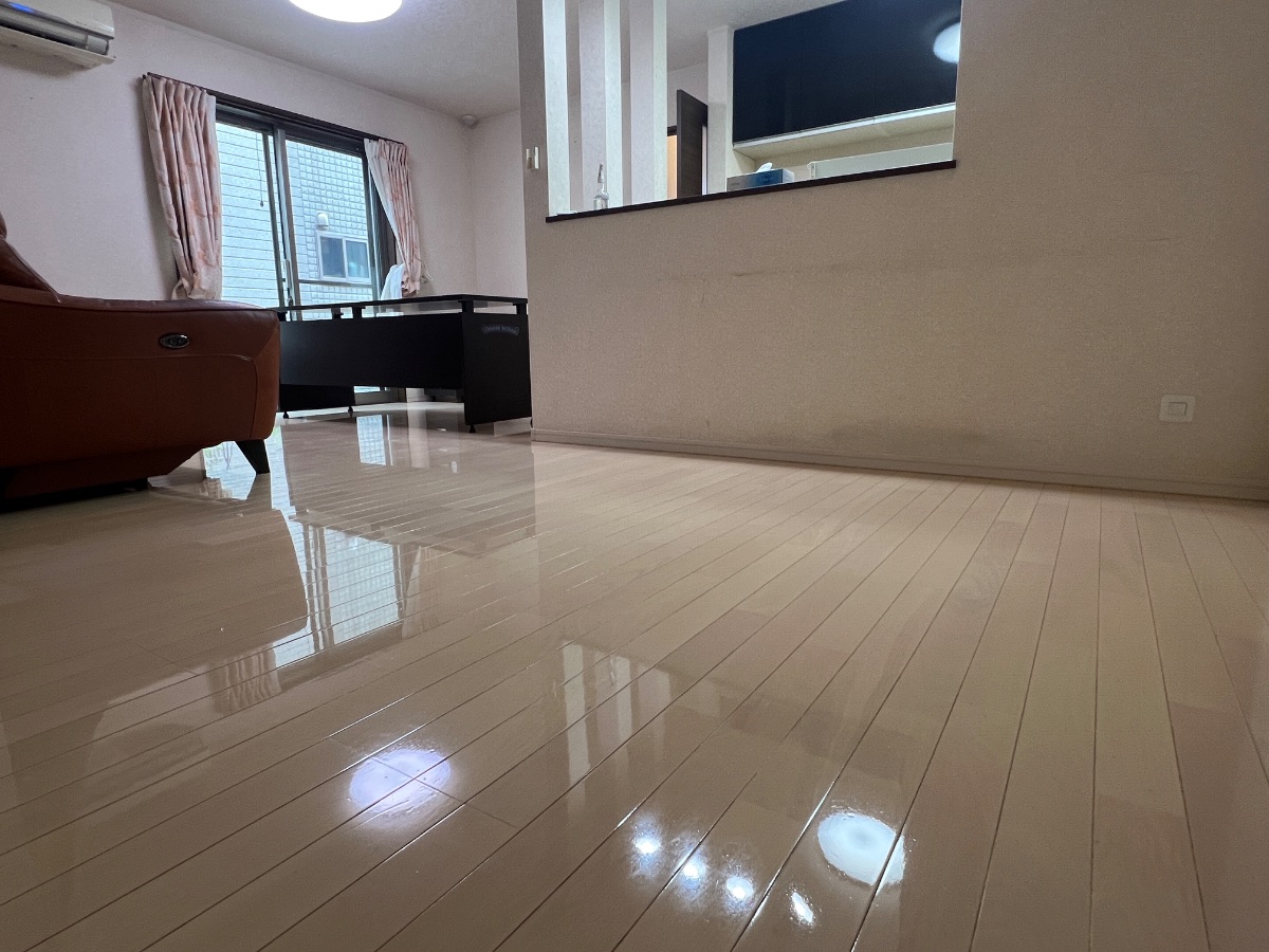 【施工後】横須賀フロアコーティングの施工後|神奈川県横須賀市のご入居中戸建てにシリコンフロアコーティングを施工した仕上り