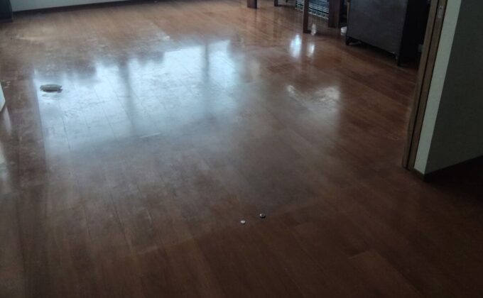 【施工前】東京都新宿区 ご入居中マンション Ａ様邸 ガラスフロアコーティング施工事例 施工前の状態