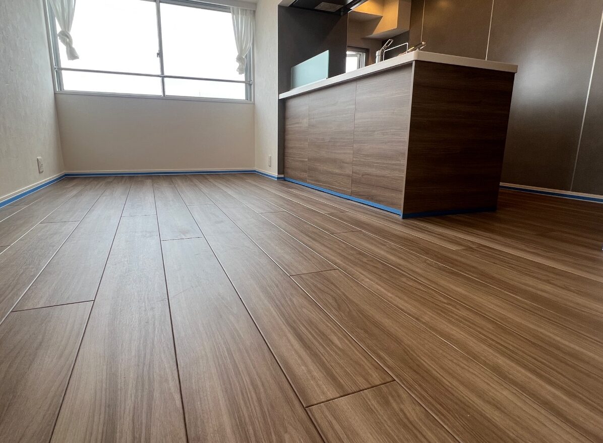 【施工前】足立区フロアコーティングの施工前|東京都足立区の中古マンションのフローリング(ガラスフロアコーティング施工前)