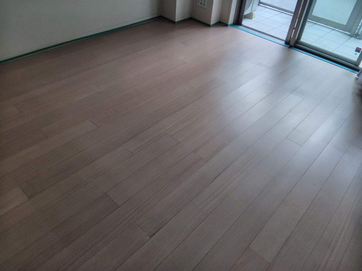 【施工前】世田谷フロアコーティングの施工前|東京都世田谷区のご入居中マンションのフローリング(シリコンフロアコーティング施工前)