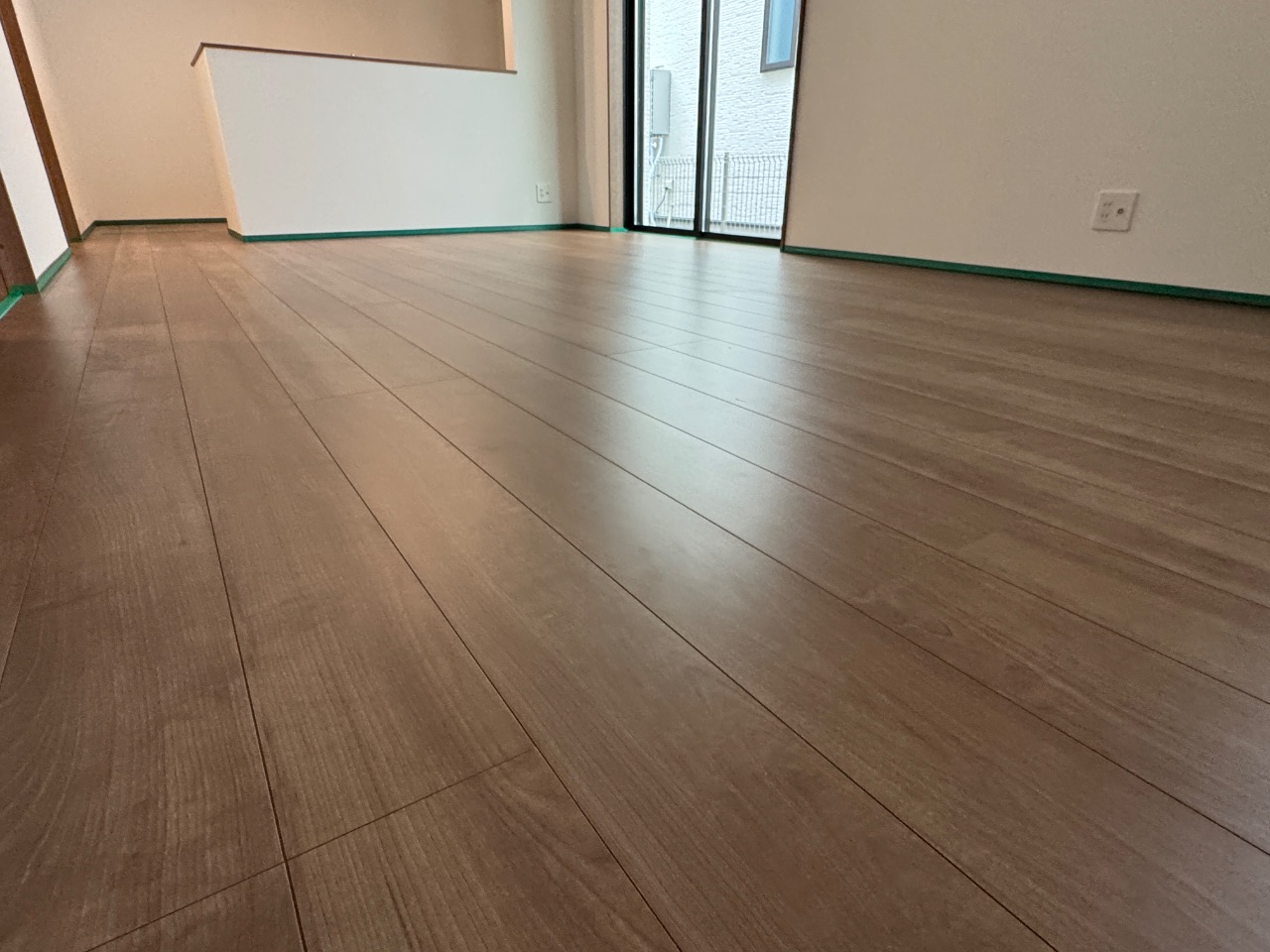 【施工前】藤沢市フロアコーティングの施工前|神奈川県藤沢市のご新築戸建てのフローリング(セラミックガラスフロアコーティング施工前)
