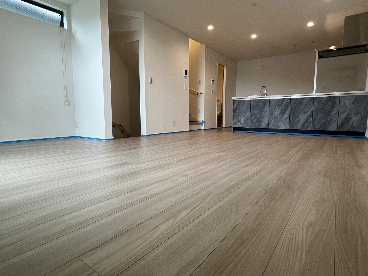 【施工前】横浜市フロアコーティングの施工前|神奈川県横浜市のご新築戸建てのフローリング(ガラスフロアコーティング施工前)