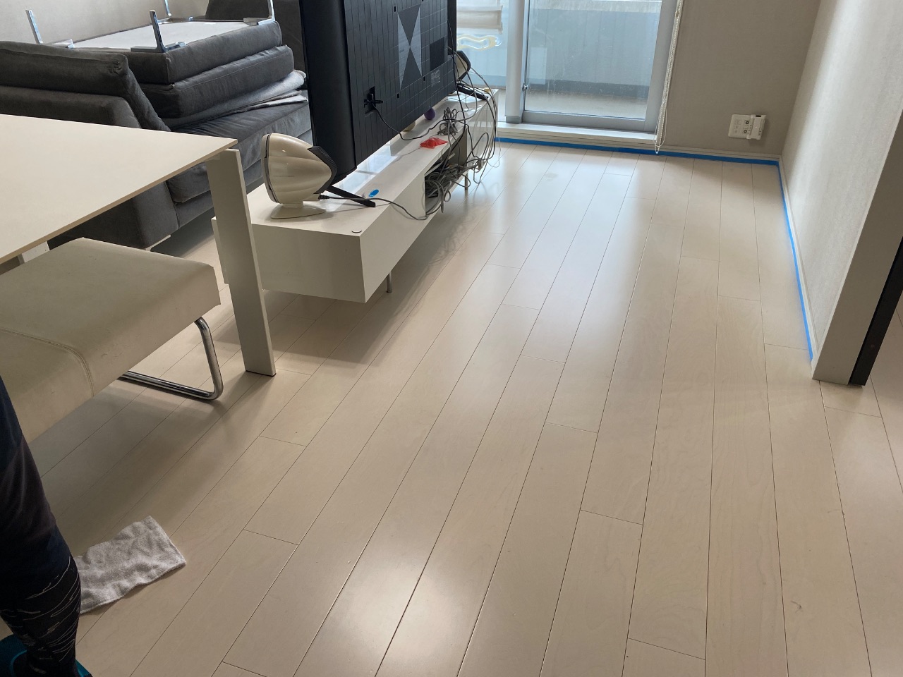 【施工前】横浜市フロアコーティングの施工前|神奈川県横浜市のご入居中マンションのフローリング(ワンニャンすべらんフロアコーティング施工前)