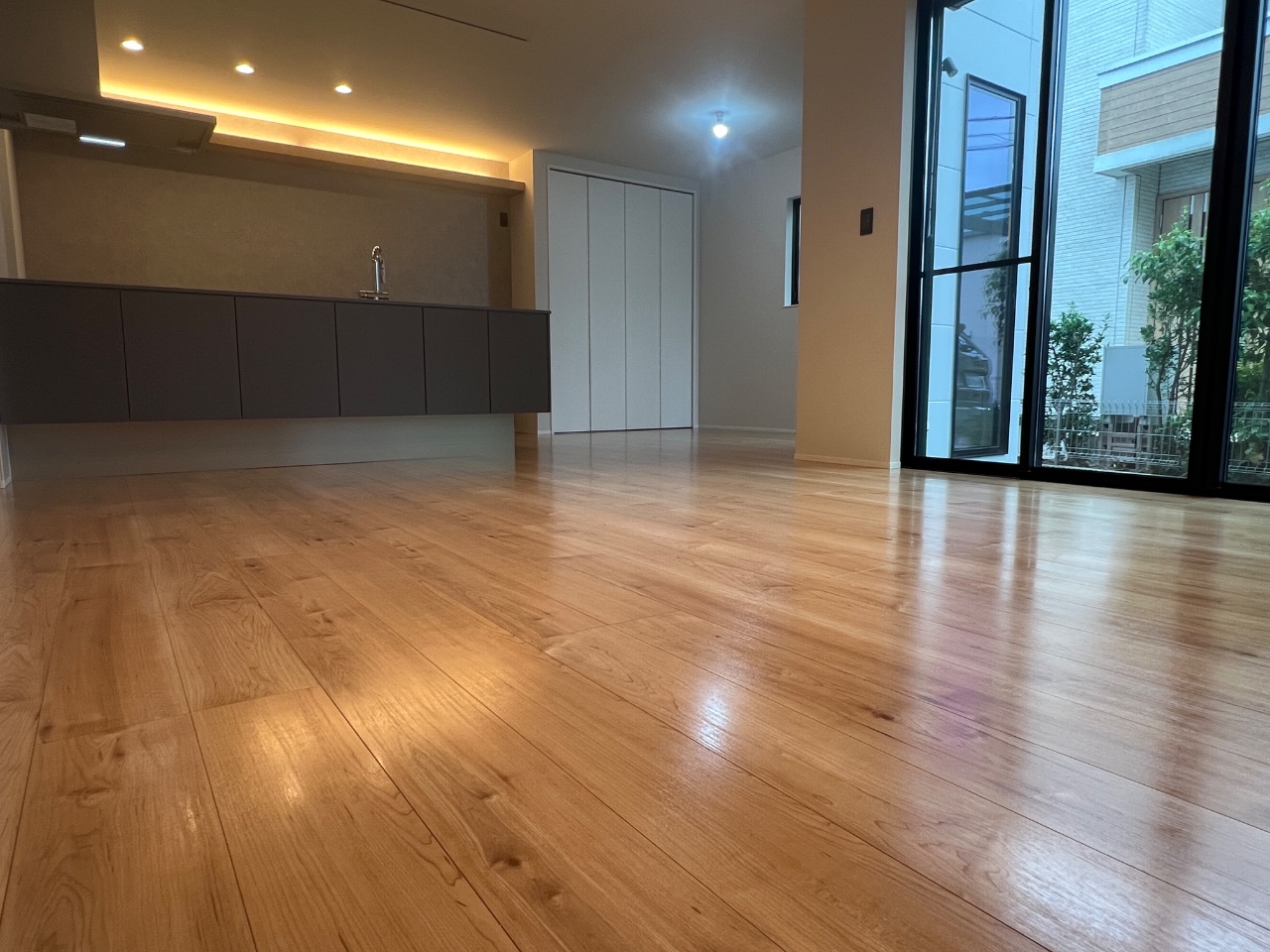 【施工後】町田市フロアコーティングの施工後|東京都町田市のご新築戸建てにセラミックガラスフロアコーティングを施工した仕上り