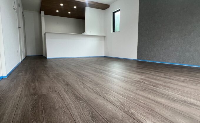 【施工前】横浜市フロアコーティングの施工前｜神奈川県横浜市戸塚区のご新築戸建てのシートフローリング（フロアコーティング施工前）