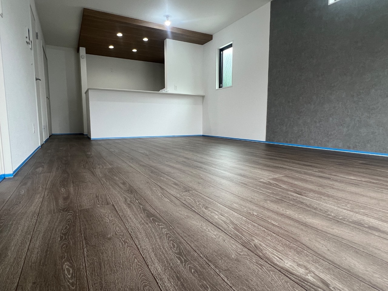 【施工前】横浜市フロアコーティングの施工前｜神奈川県横浜市戸塚区のご新築戸建てのシートフローリング（セラミックガラスフロアコーティング施工前）