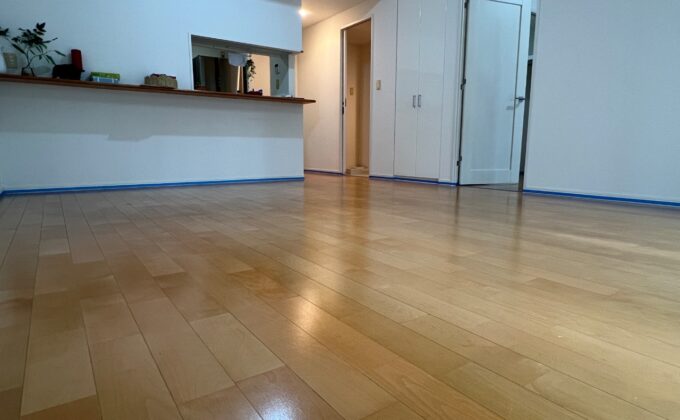 【施工前】船橋市フロアコーティングの施工前｜千葉県船橋市の中古マンションのフローリング（ガラスフロアコーティング施工前）