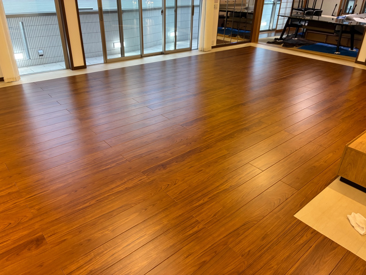 【施工後】豊島区フロアコーティングの施工後|東京都豊島区の中古戸建てにセラミックガラスフロアコーティングを施工した仕上り