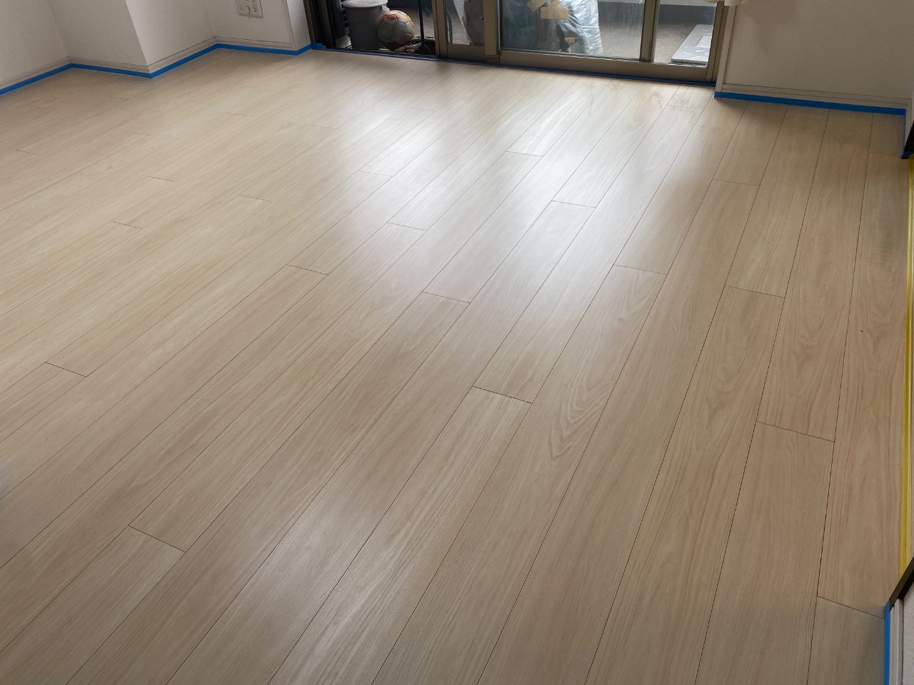 【施工前】練馬区フロアコーティングの施工前｜東京都練馬区のご入居中マンションのフローリング（シリコンフロアコーティング施工前）