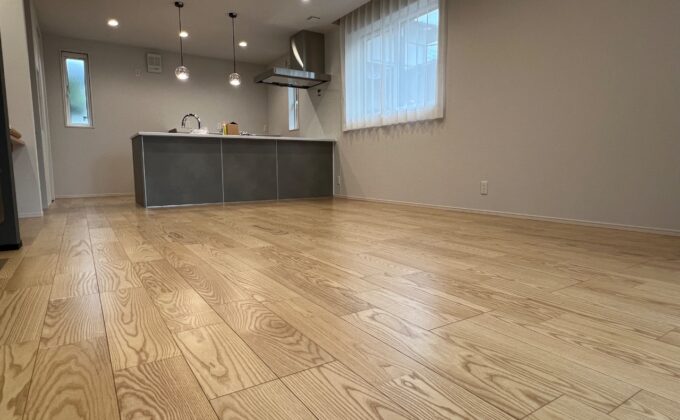 【施工後】セラミックガラスフロアコーティングの施工後｜千葉県四街道市のご新築戸建てにフロアコーティングを施工した仕上り