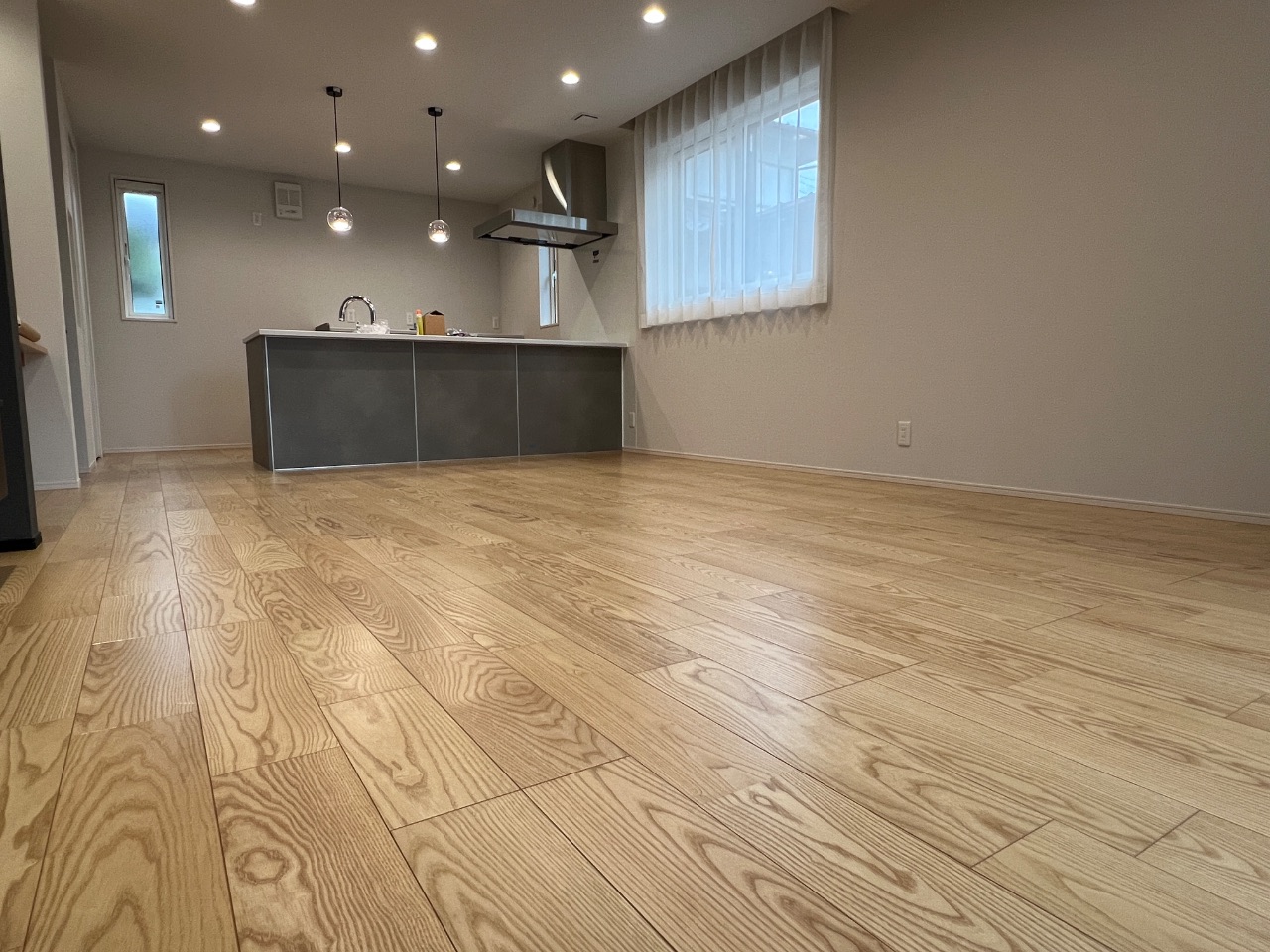 【施工後】セラミックガラスフロアコーティングの施工後|千葉県四街道市のご新築戸建てにセラミックガラスフロアコーティングを施工した仕上り