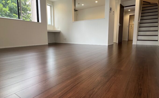 【施工後】ガラスフロアコーティングの施工後｜神奈川県横浜市のご新築戸建てにフロアコーティングを施工した仕上り