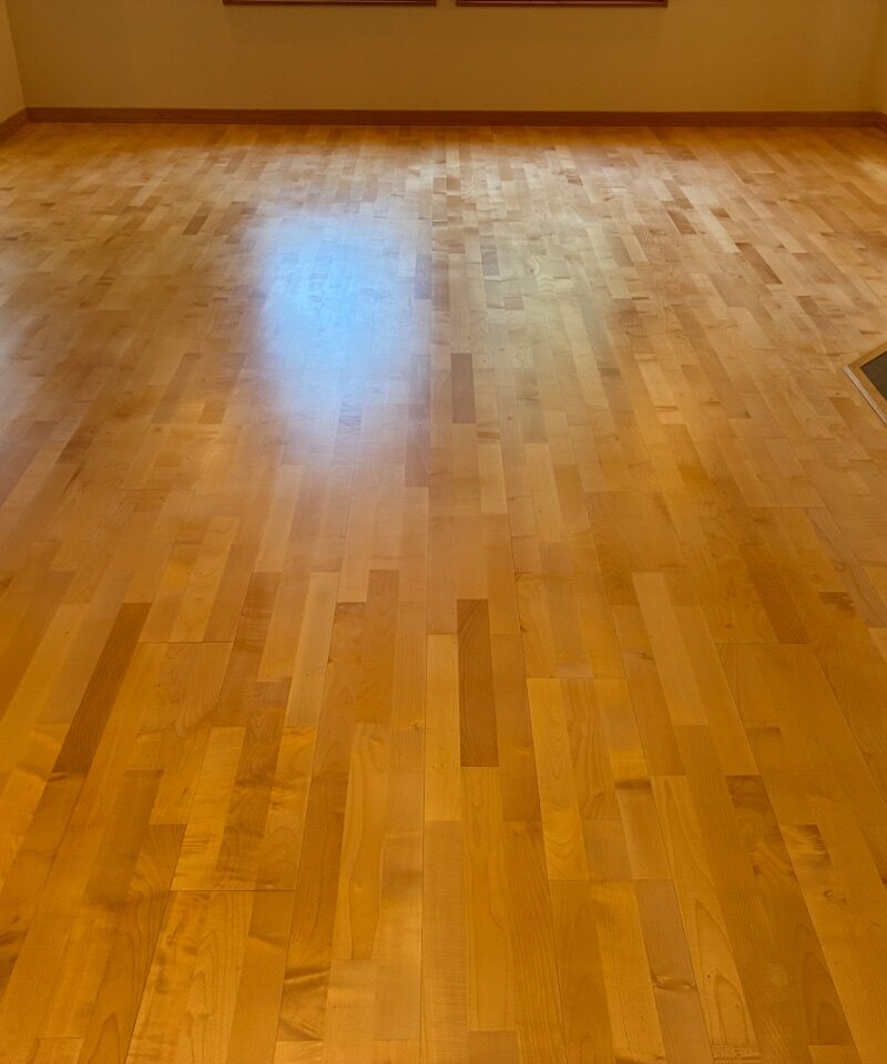 【施工後】栃木県那須町のフロアコーティングの施工後｜栃木県那須町の店舗・施設にフロアコーティングを施工した仕上り｜フロアサンディング