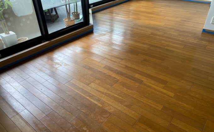 【施工前】シリコンフロアコーティングの施工前｜東京都板橋区のご入居中マンションのシートフローリング（フロアコーティング施工前）