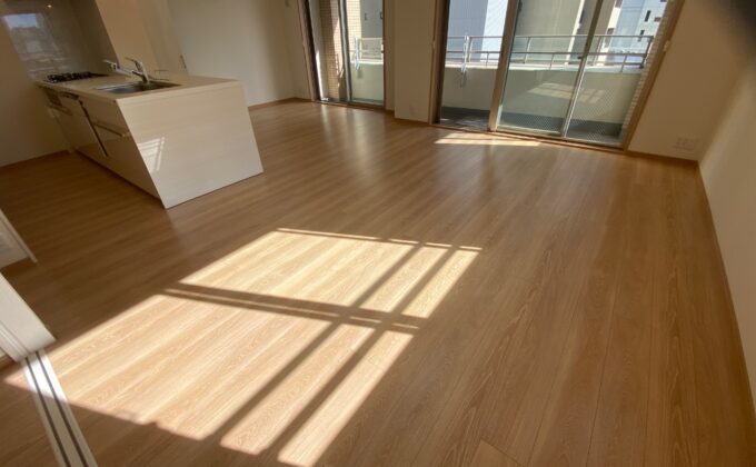 【施工後】台東区フロアコーティングの施工後｜東京都台東区のリノベーション済みマンションにフロアコーティングを施工した仕上り