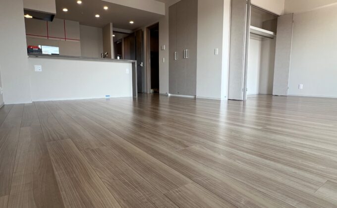 【施工後】セラミックガラスフロアコーティングの施工後｜千葉県木更津市のご新築マンションにフロアコーティングを施工した仕上り