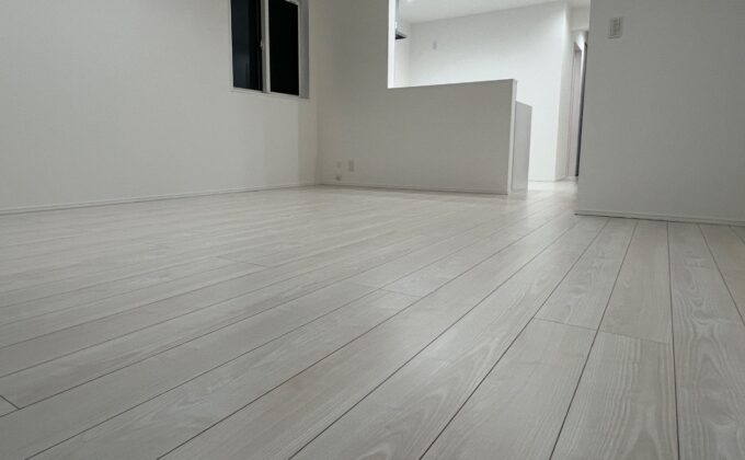 【施工後】ガラスフロアコーティングの施工後｜神奈川県横浜市鶴見区のご新築戸建てにフロアコーティングを施工した仕上り