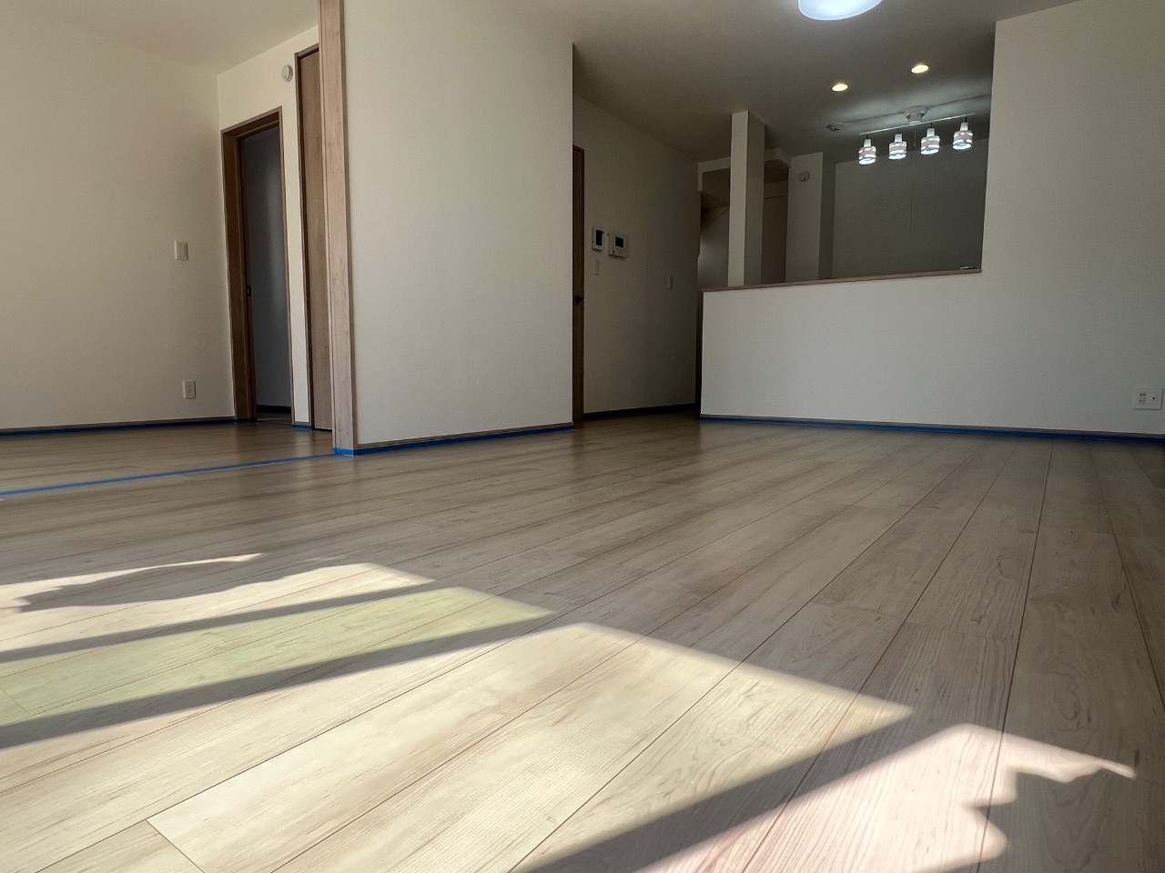 【施工前】シリコンフロアコーティングの施工前|栃木県宇都宮市のご新築戸建てのシートフローリング(シリコンフロアコーティング施工前)
