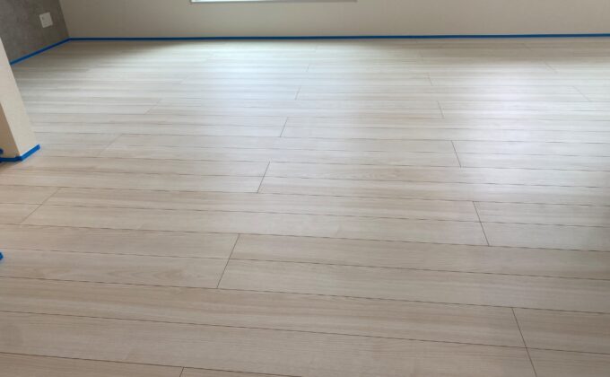 【施工前】東京都江戸川区のフロアコーティングの施工前｜東京都江戸川区のご新築戸建てのフローリング（フロアコーティング施工前）｜水性ウレタンコーティング