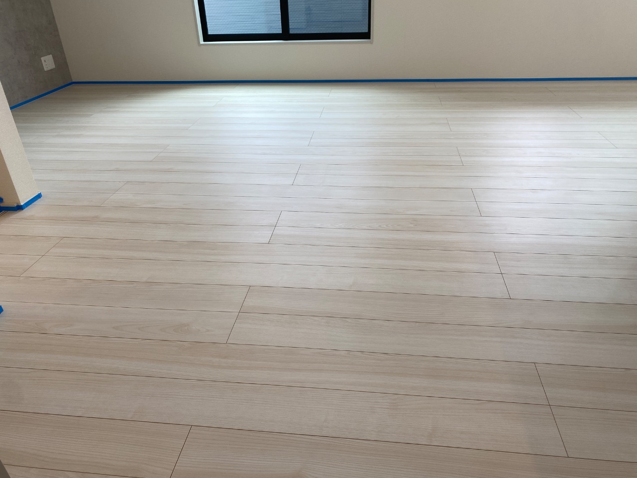 【施工前】東京都江戸川区のフロアコーティングの施工前|東京都江戸川区のご新築戸建てのフローリング(水性ウレタンコーティング施工前)