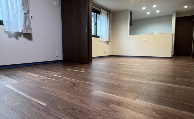 【施工前】セラミックガラスフロアコーティングの施工前｜東京都大田区のご新築戸建てのフローリング（フロアコーティング施工前）