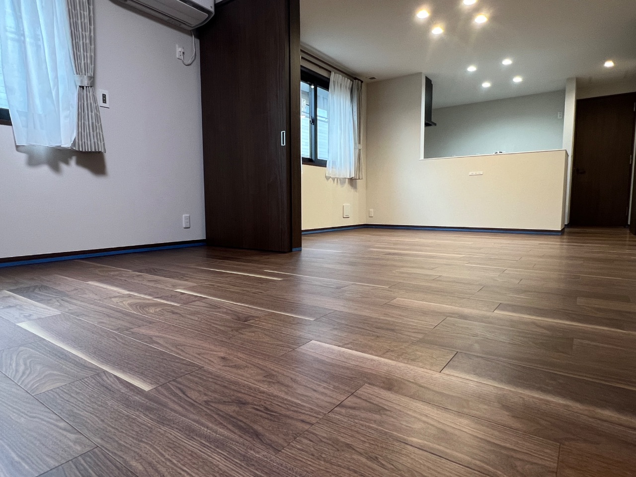 【施工前】セラミックガラスフロアコーティングの施工前|東京都大田区のご新築戸建てのフローリング(セラミックガラスフロアコーティング施工前)
