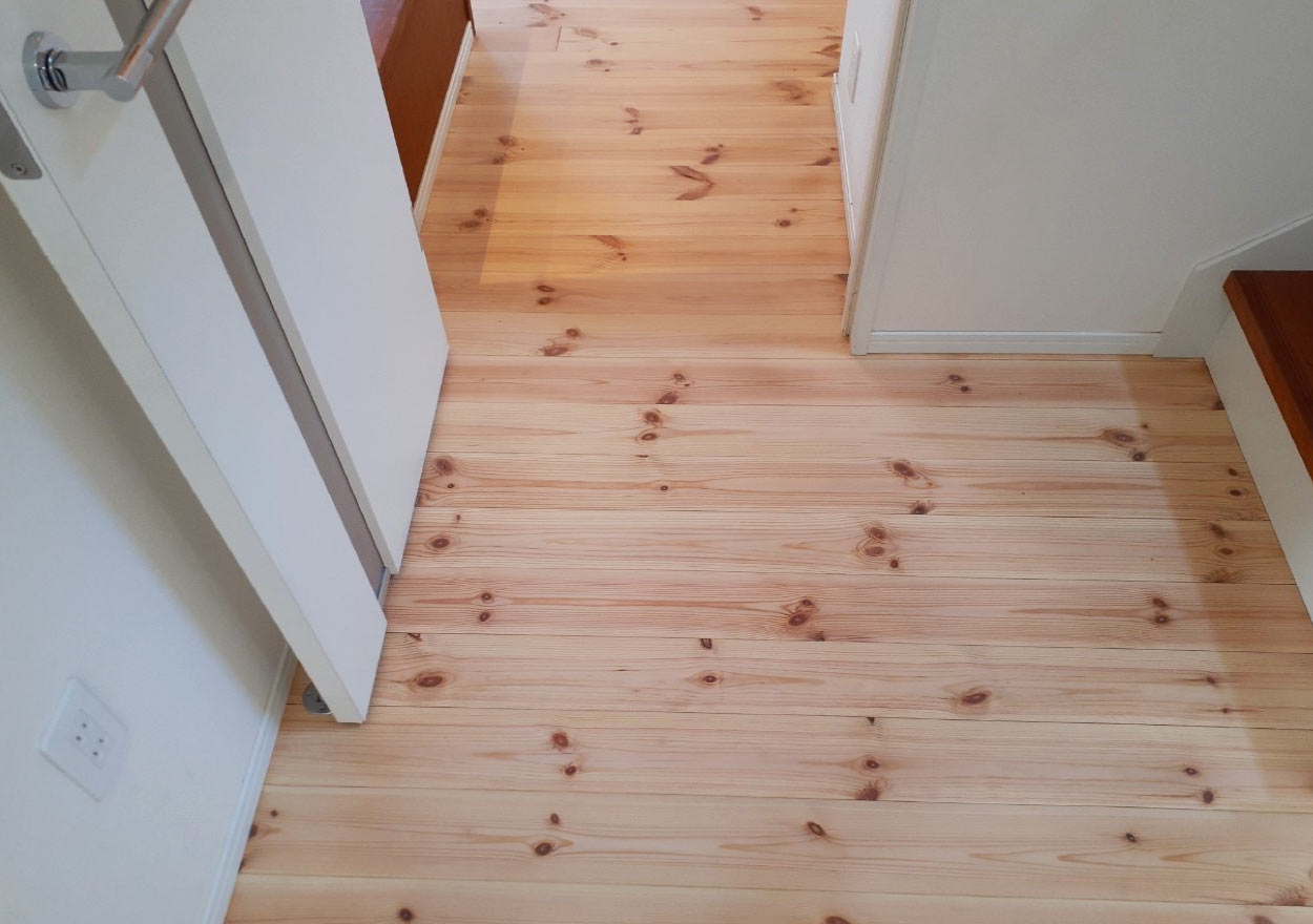 無垢フローリング研磨再生施工後