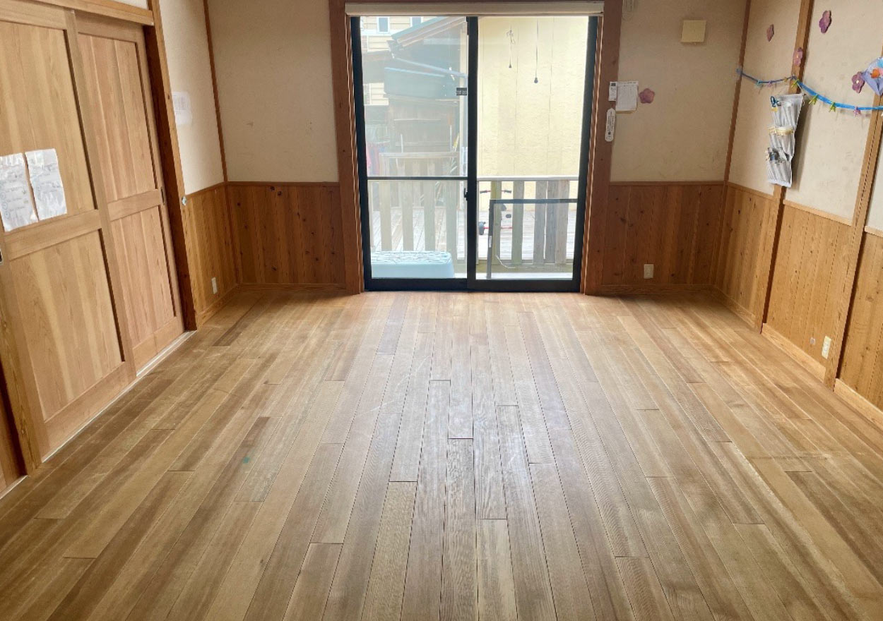 無垢フローリング研磨再生前