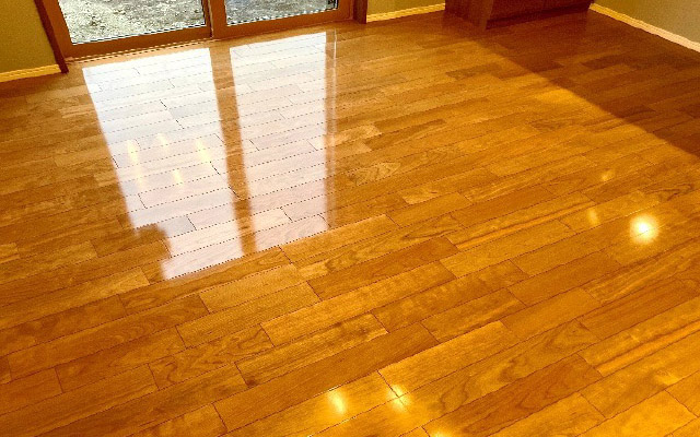 UVフロアコーティング